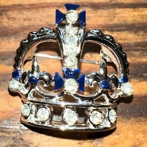Sarah Coventry Crown Award Brooch Pin Silver Tone Blue Enamel Rhinestones VTG